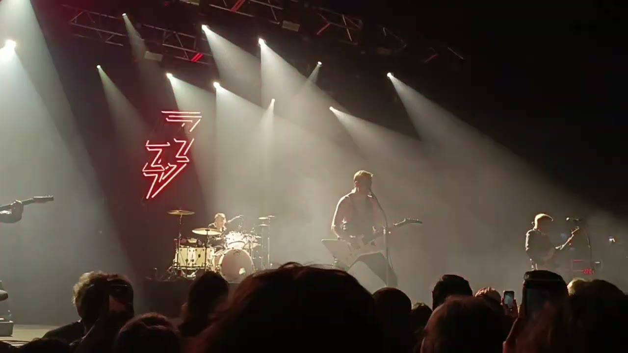 Royal Republic - Battery (Metallica), live Aeronef Lille 11/03/2026 🤘🏼