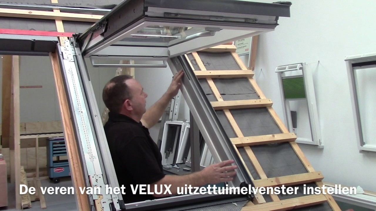 VELUX - De veren van het VELUX uitzettuimelvenster instellen