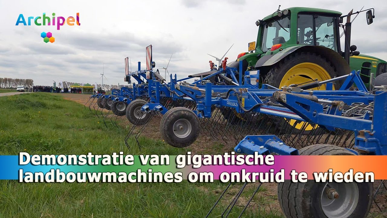 Demonstratie van gigantische landbouwmachines om onkruid te wieden