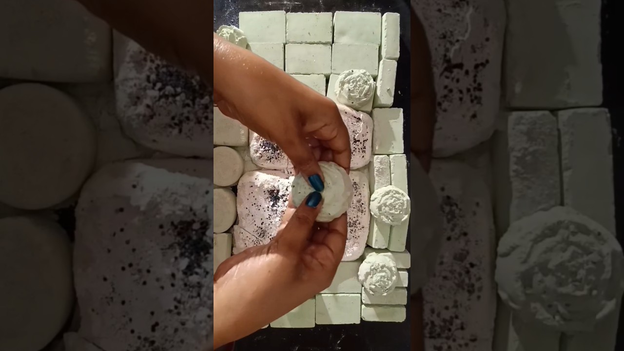 Soothing Green & White Powder Therapy