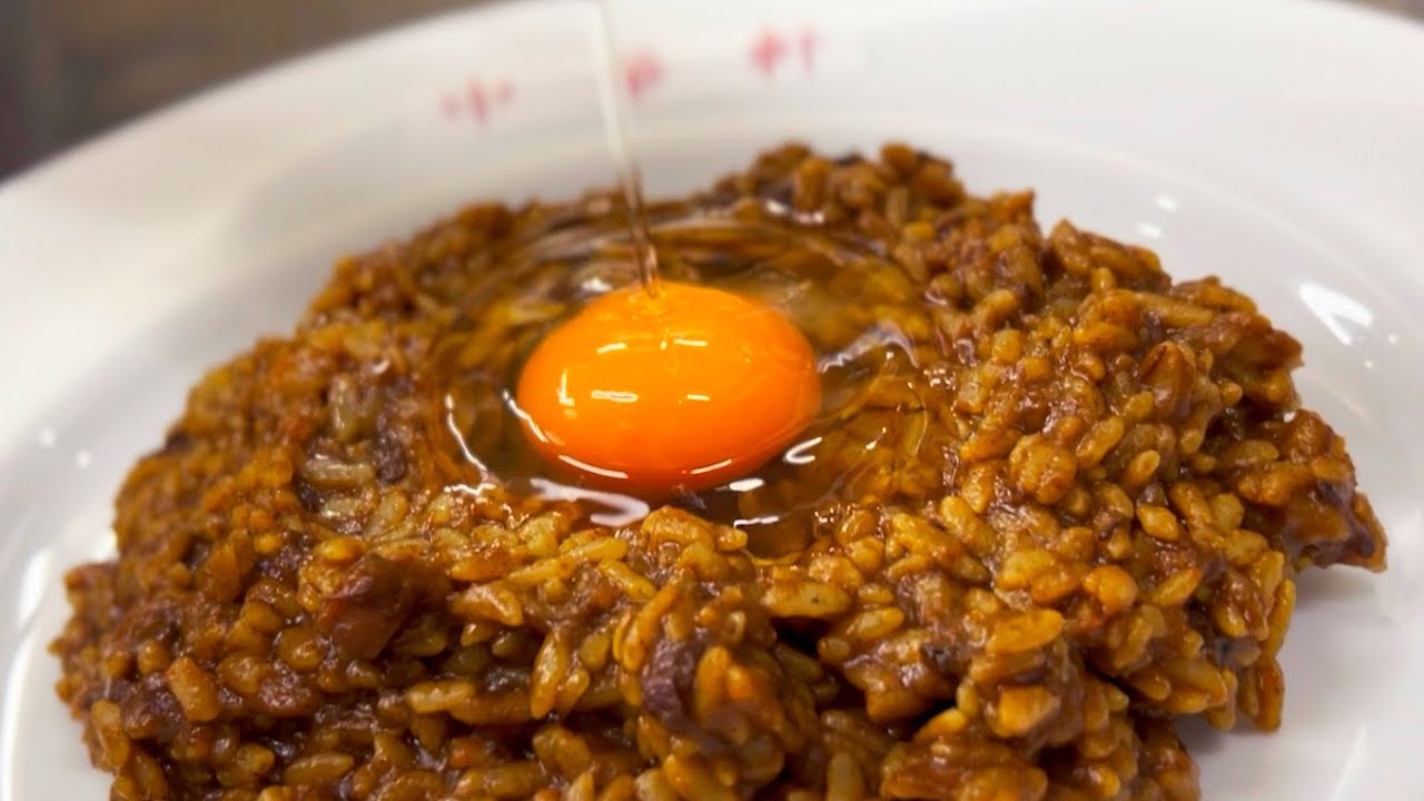自由軒の名物カレーをどうしても一度食べてみたかった。でも食べに行けないのでレトルト買った。美味しかったのでまかないにした。皆んな喜んでくれるかな。