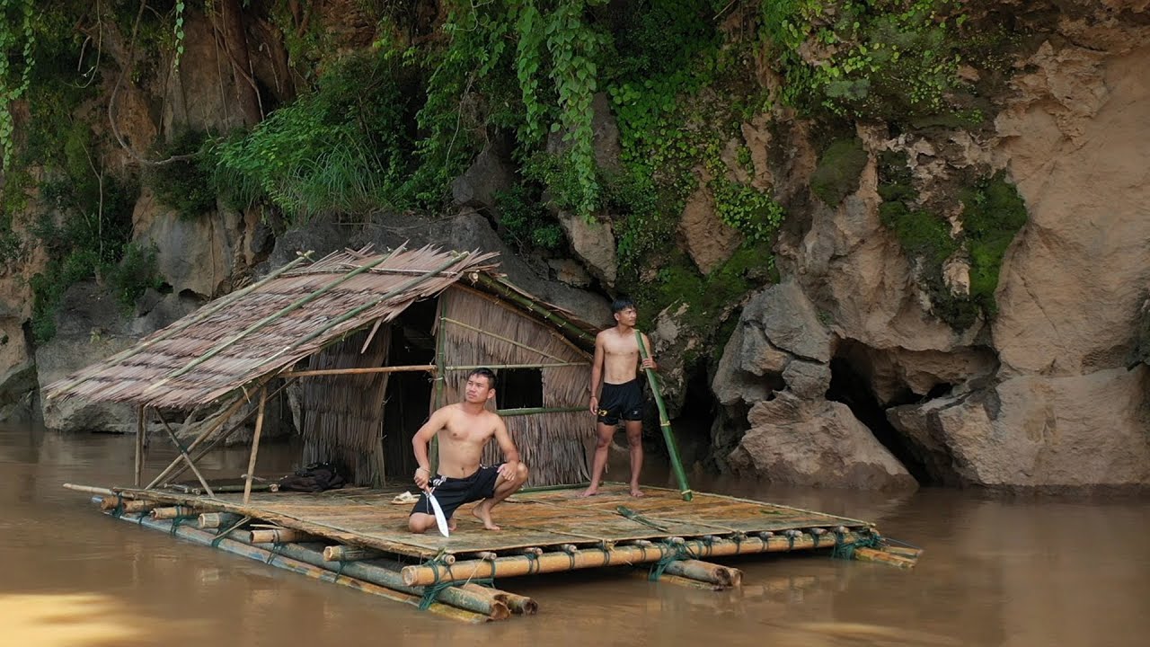 สร้างบ้านแพ เอาชีวิตรอด 100 ชั่วโมง น้ำป่าไหลหลาก โคตรทฤโหด!!! Build a raft house for 100 hours