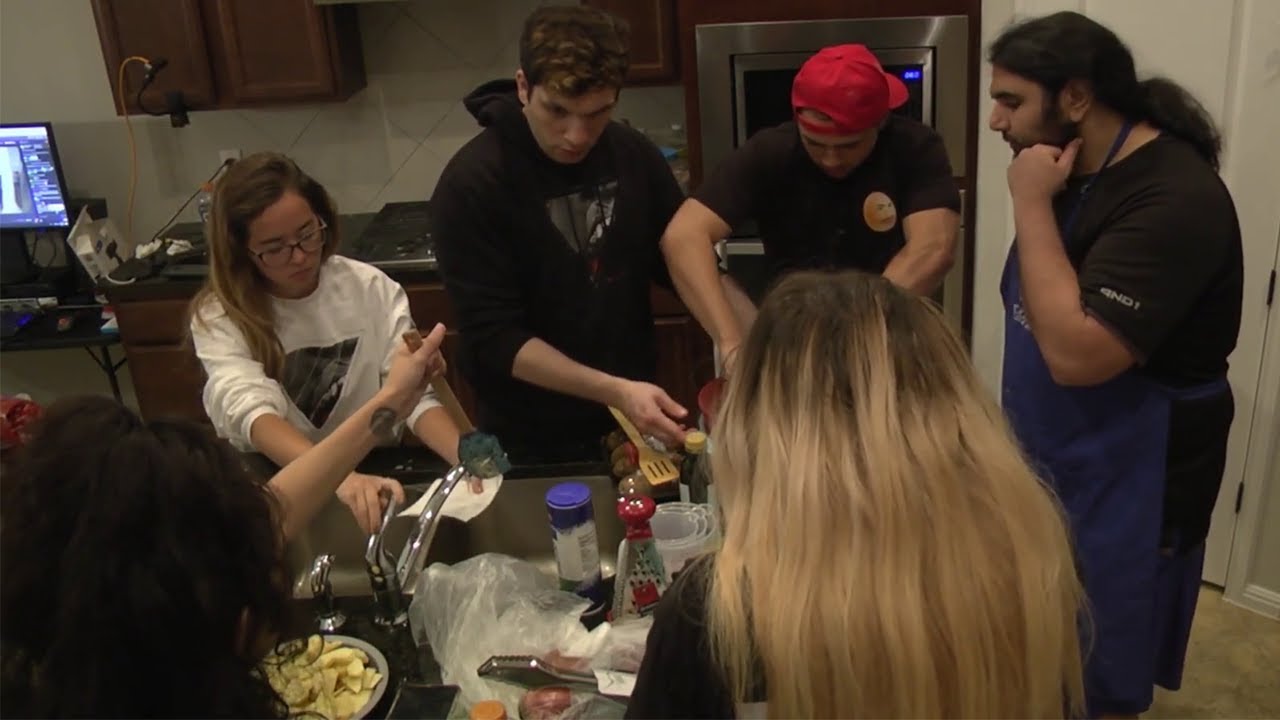 Cooking Stream With Esfand, Fandy, Jaycgee, Mizkif, Mayahiga & Trainwreckstv
