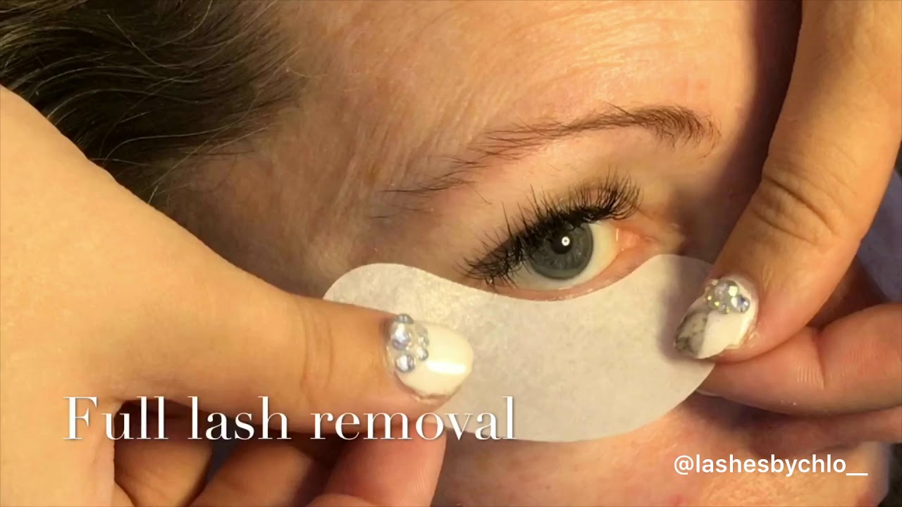 Removing Lash Extensions With Gel Remover // @lashesbychlo__