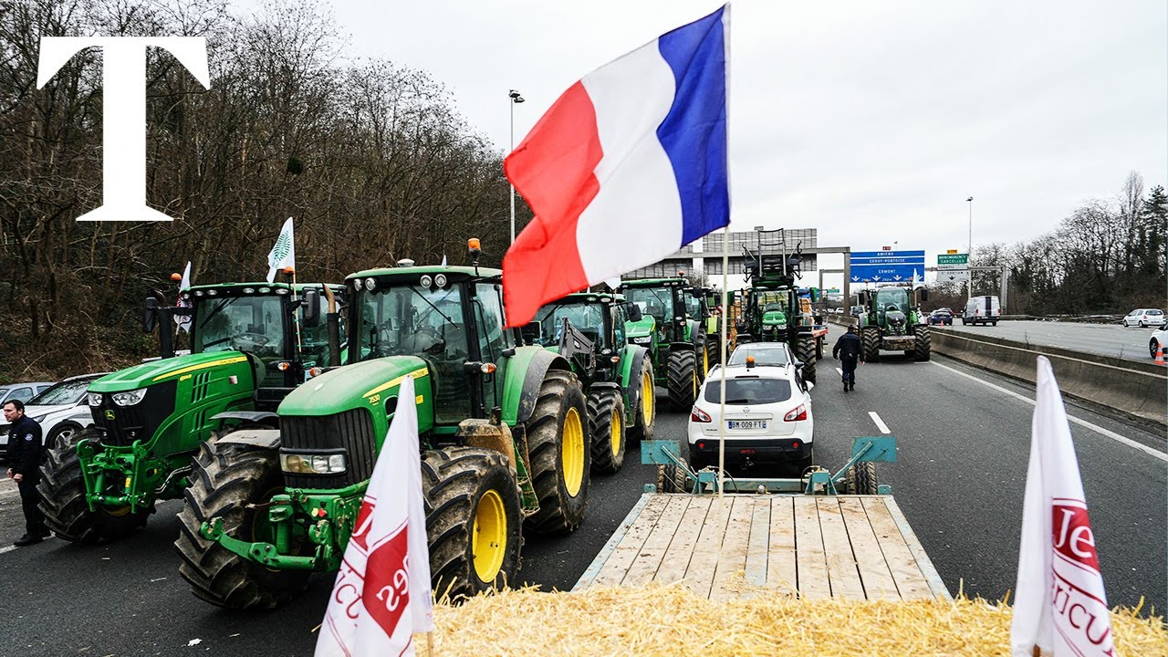LIVE: French farmers move on Paris amid 