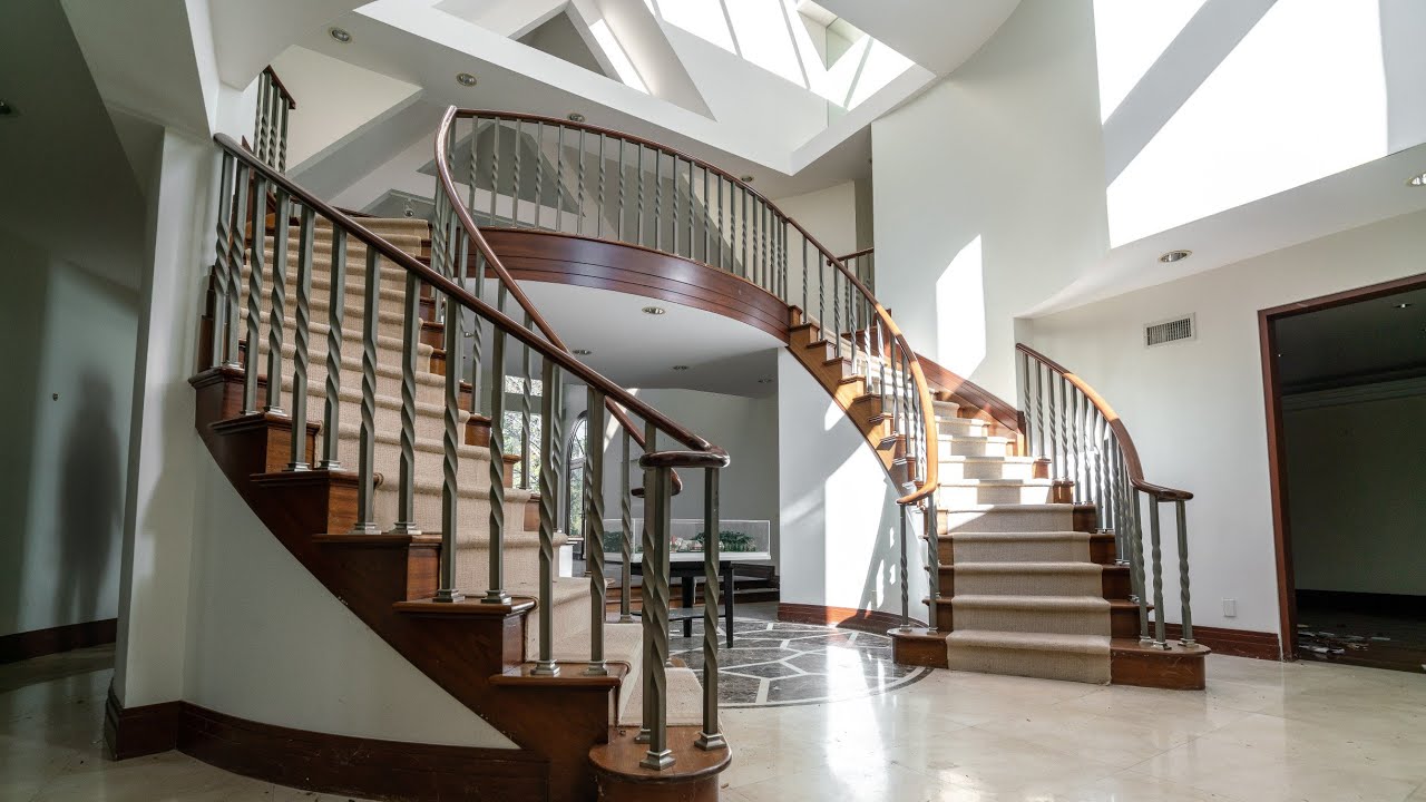 1990s Abandoned Mega Mansion with a Elevator inside!