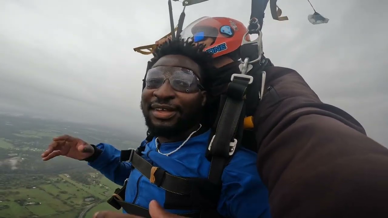 Skydiving 