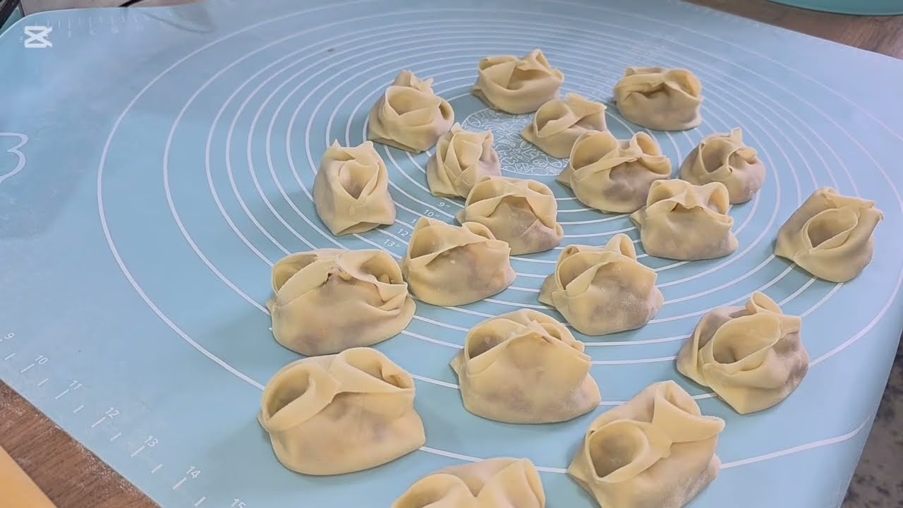 Манты с мясом и тыквой  приготовленные на пару без добавления жира