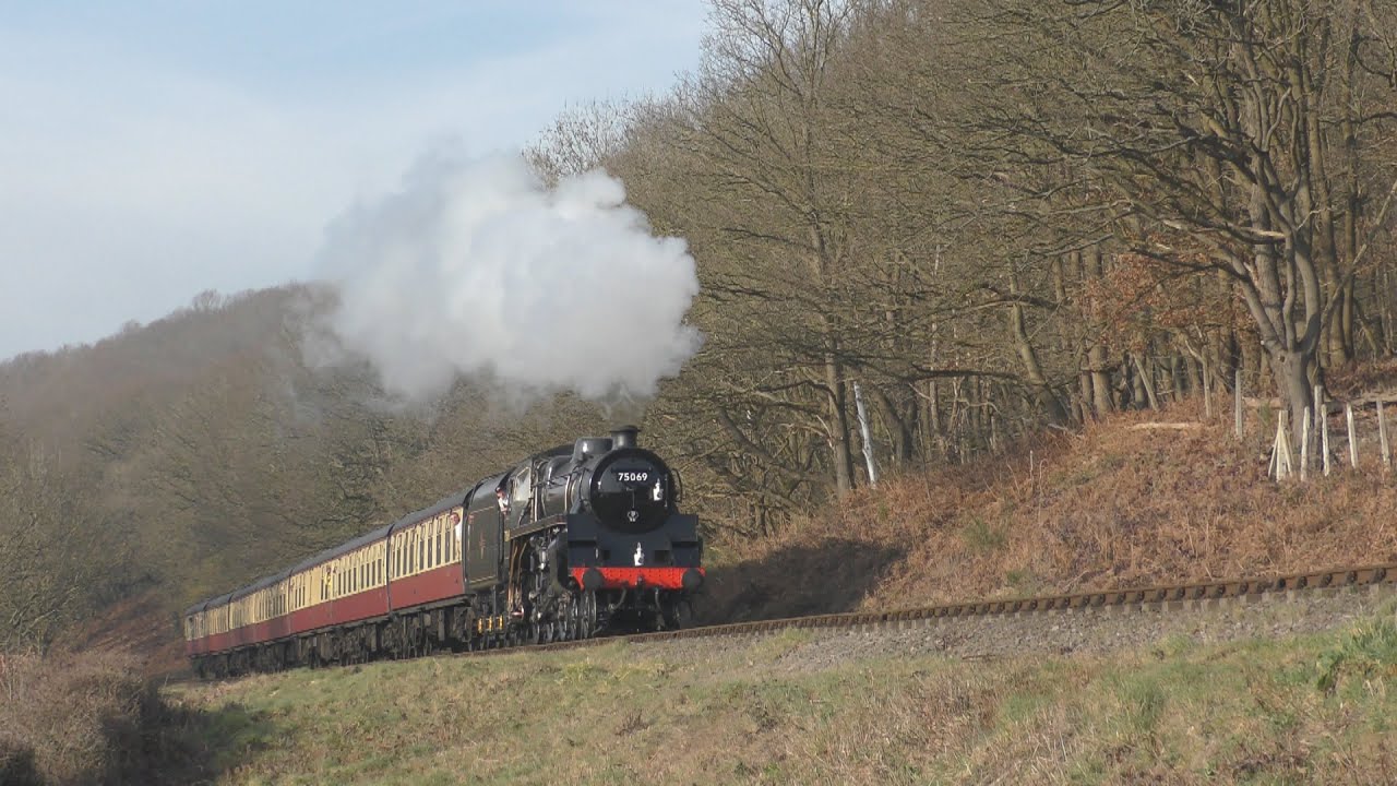 75069 In Heavy Fog & Winter Sun, At The Severn Valley Railway 24/02/19