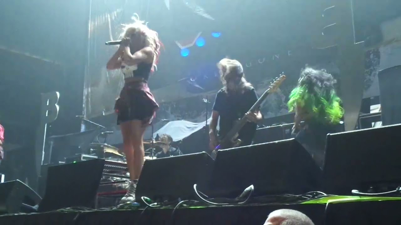 Butcher Babies concert Carla Heidi Sears Center 6