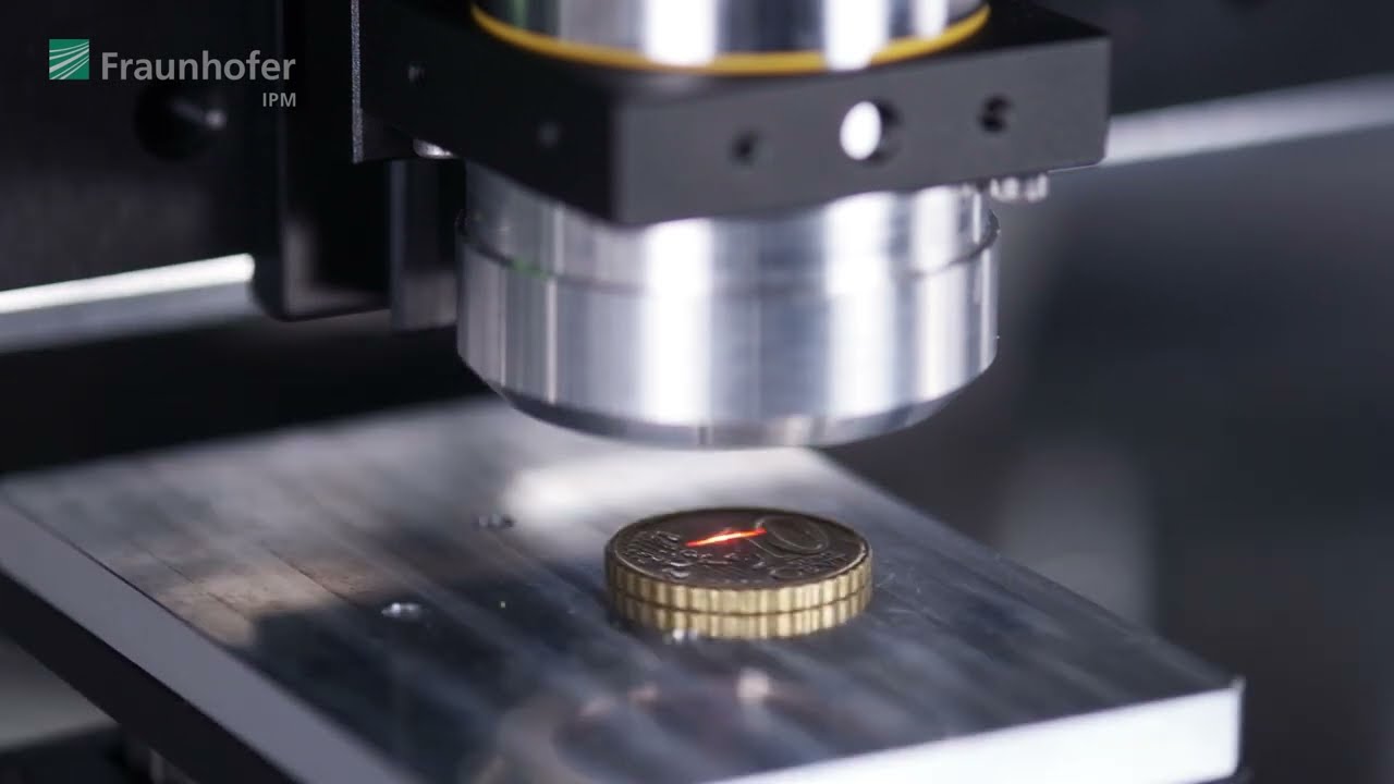 Digital holography: Microscopic height measurements on moving objects