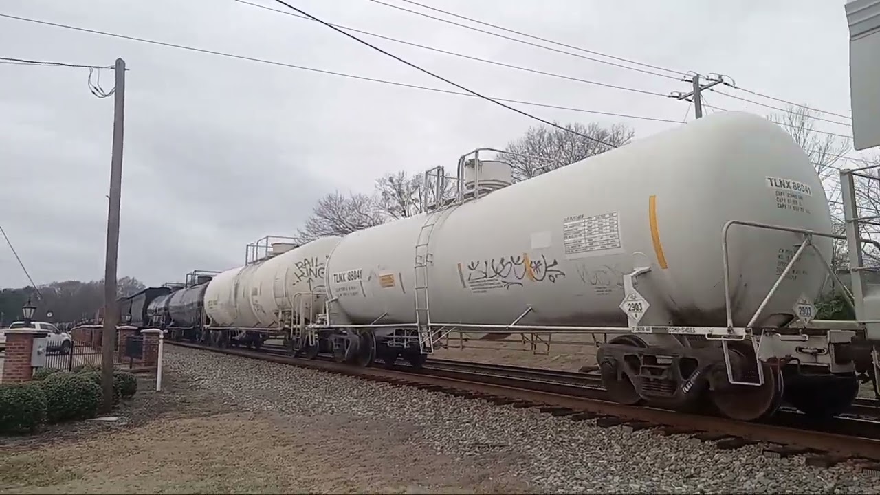 NS 154 powered by Union Pacific SD70ACE 8575 & G.E C45ACCTE 7651