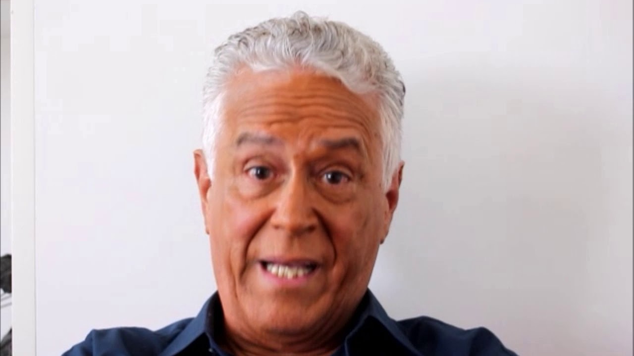 Canto profissional com M&aacute;rcio Valle