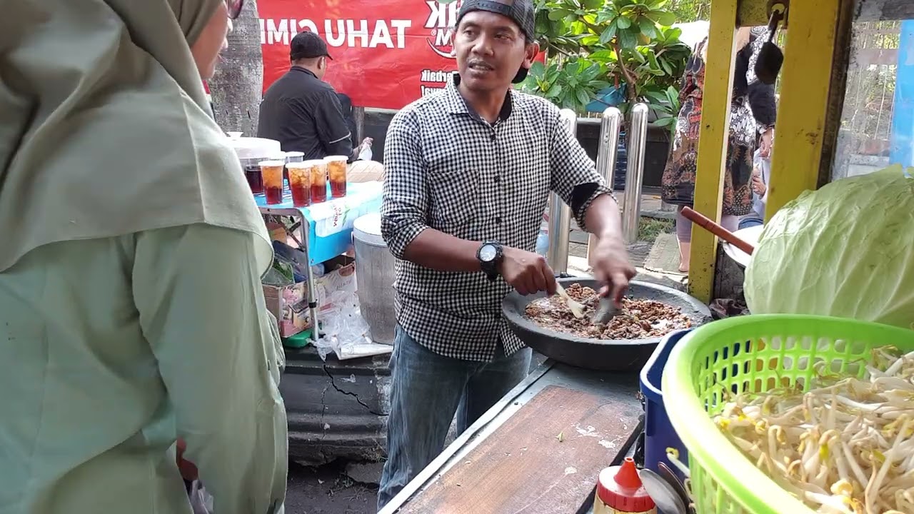 BARU BUKA SUDAH DI SEEBU PELANGGAN || KULINER KHAS SEMARANG || TAHU GIMBAL PAK YONO