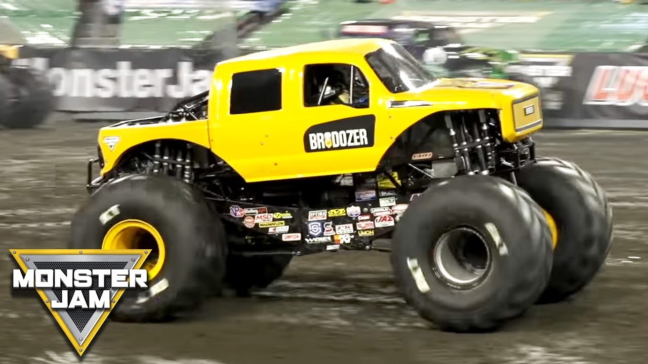 BroDozer & Heavy D Freestyle Run in Tampa (2019) | Monster Jam