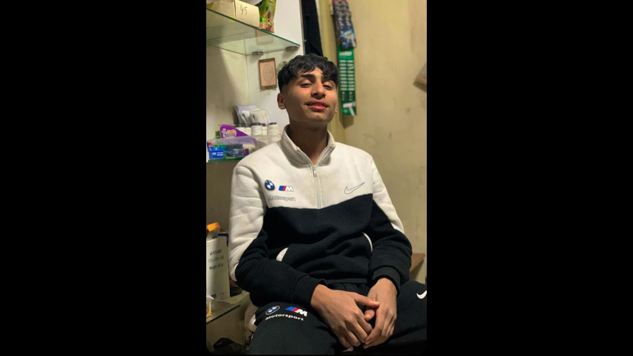 Urfalı  {Sazımı Duvara Astım}  (İZLE VE GÖR)