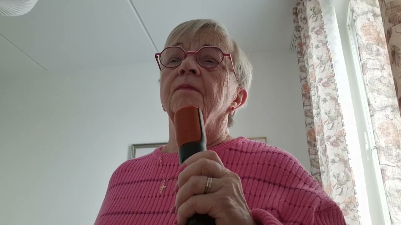 MUISTOJENI RUUSUT 🌹🌹🌹Anneli Sarin lauluja 