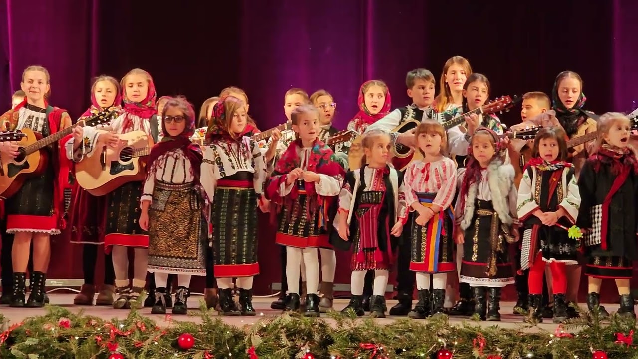 Colindam iarna - Corul de copii ,,Lumina Lina