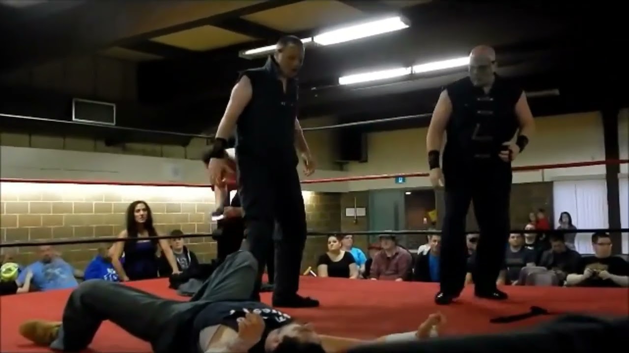 15.05.30 James Steele (w/Gia) Vs. Dick Durning