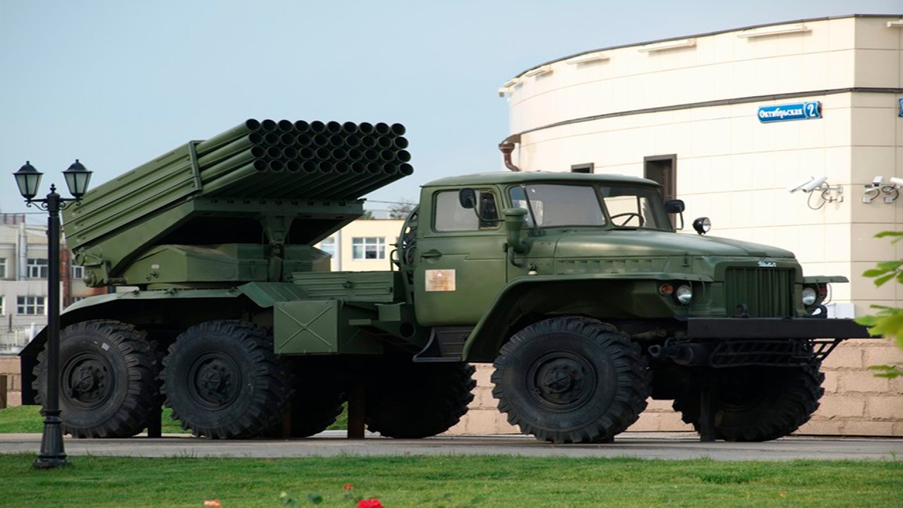 Оружие которое выпускает сорок ракет за двадцать секунд | история РСЗО Град