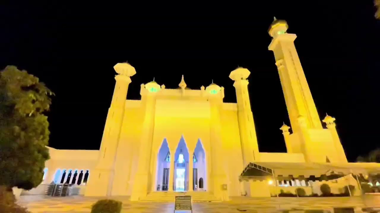 A Peaceful Fajr Morning at Omar Ali Saifuddien Mosque | Brunei’s Iconic Landmark