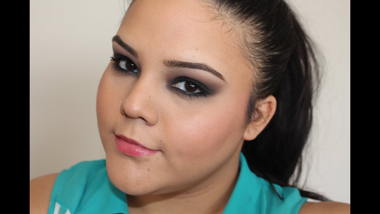 Black Smokey Eye - Using Mac Cosmetics Eyeshadow