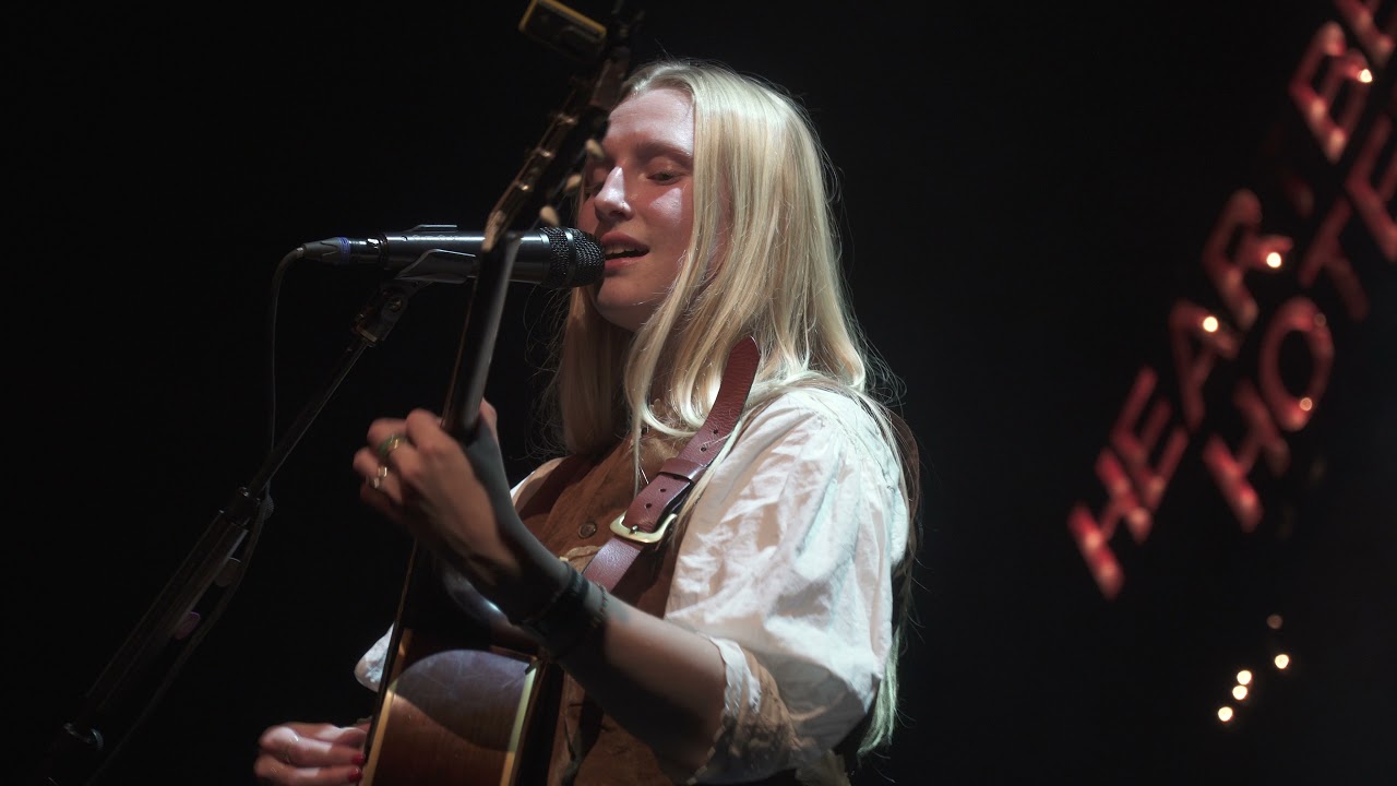 Billie Marten - Milk & Honey (Crossing Border Festival in Den Haag Netherlands, Nov 6, 2021)