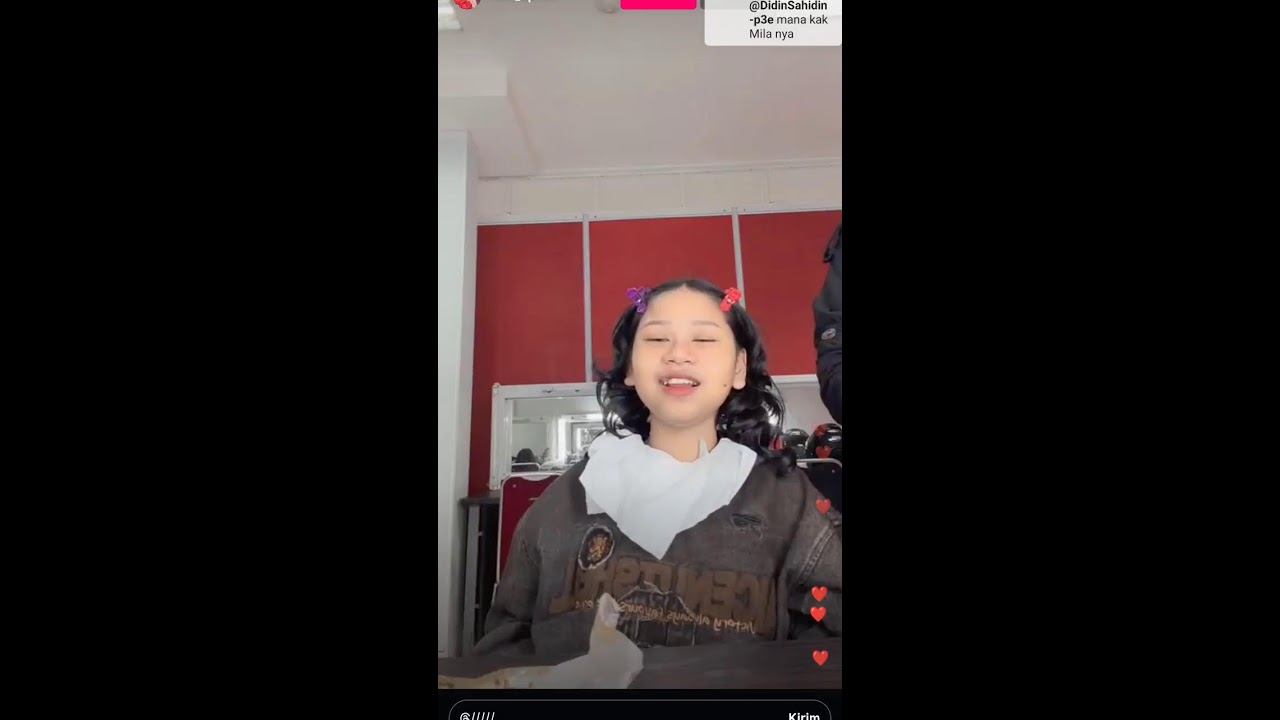 APRIL UDAH SAMPE DI JAKARTA LAGI