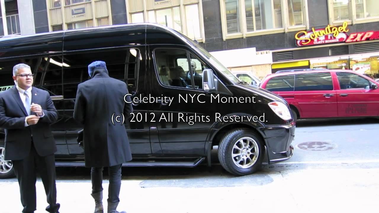 Beyonce hides baby Blue Ivy from paparazzi in NYC - again!?