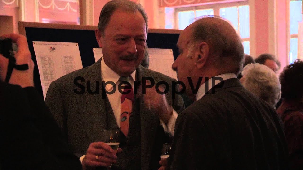 Peter Bowles; Geoffrey Palmer - The Oldie's at Simpsons i...