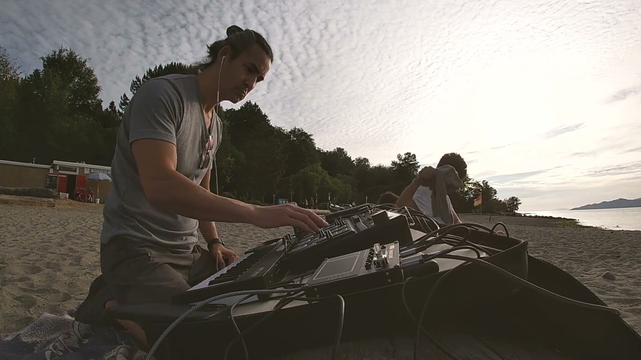 Live looping on Jul 7, 2025 at Spanish Banks