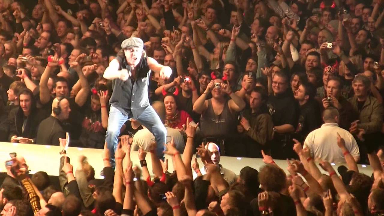AC/DC - ROCK N ROLL TRAIN HD - March 9, 2009 Oberhausen, Germany, Black Ice Tour