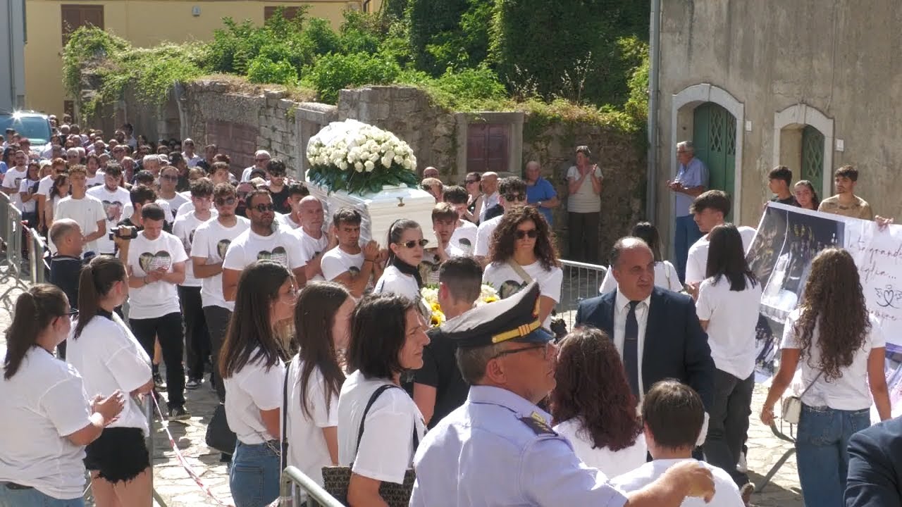 Frigento, il parroco ed il sindaco chiedono silenzio e riflessione