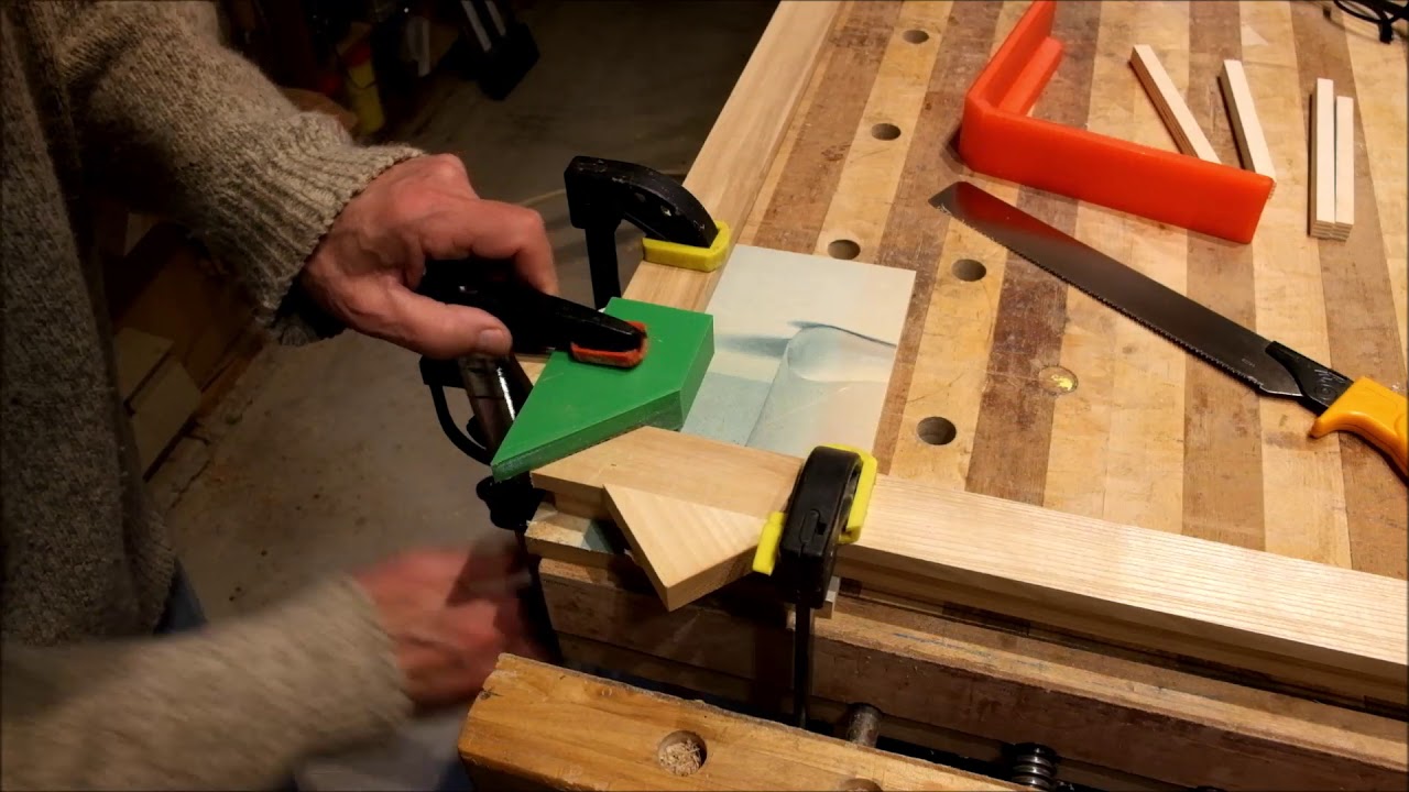 Closing Gappy Mitres in Picture Frames