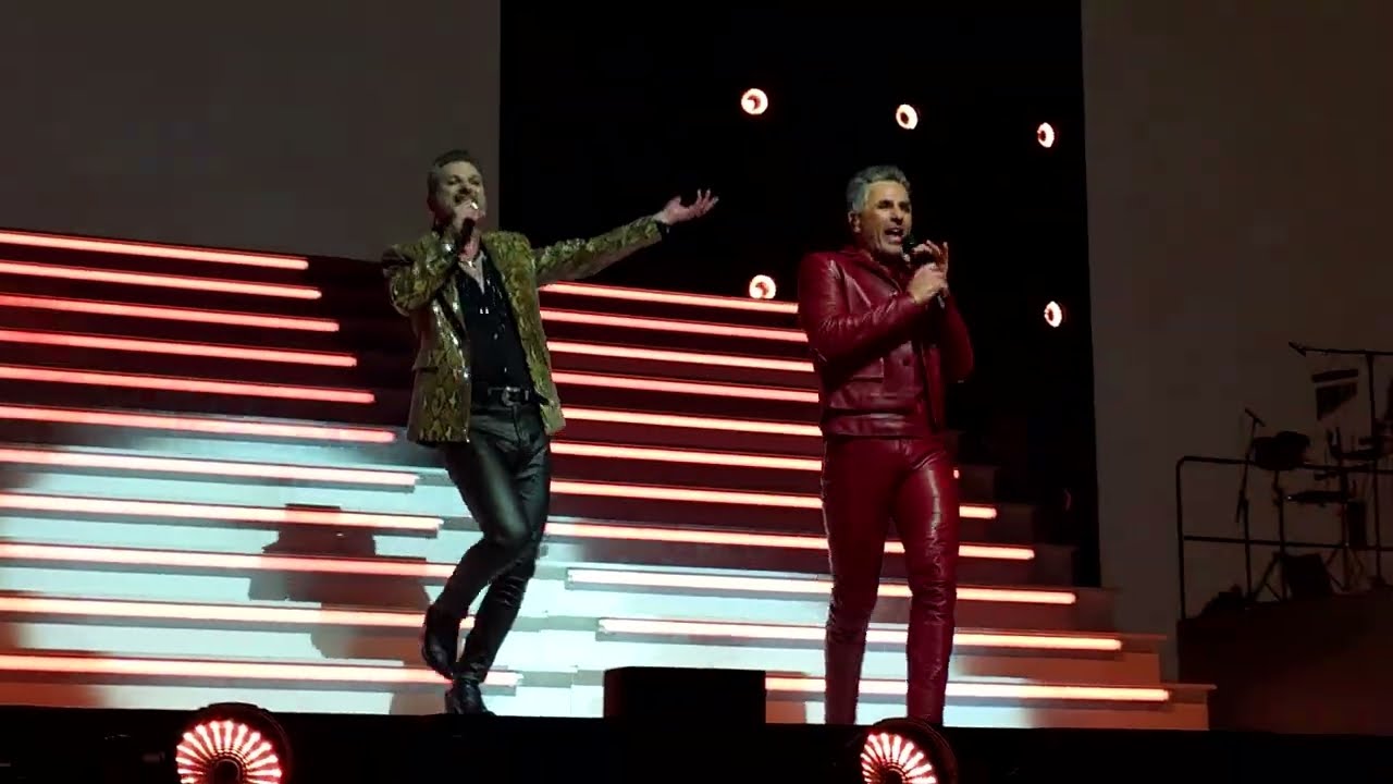 Salo & Jöback - A Little Less Conversation (Live Malmö Arena 2025-11-07)