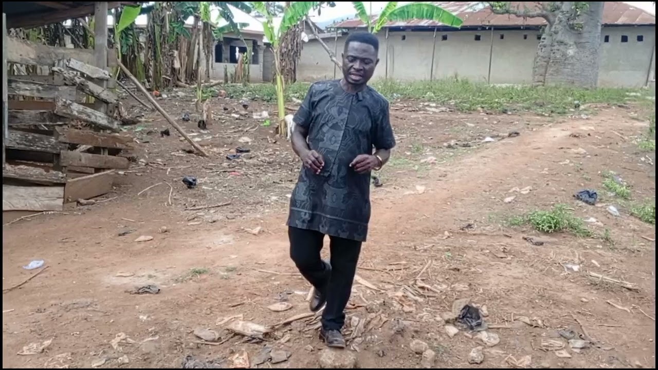 What is  TOTONYAKA? Mpanin se' kɔpɔ na ɛdane totonyaka aduane ma Kɔmfoɔ Aku die. 