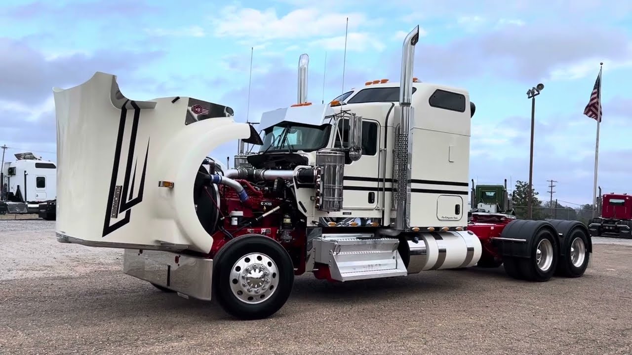 2023 Kenworth W900L sleeper, 133k miles