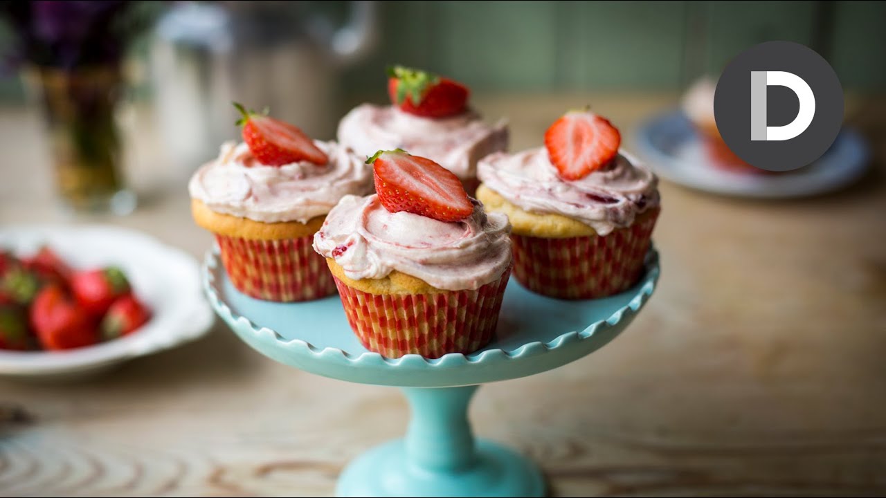 Strawberries & Cream Cupcakes!
