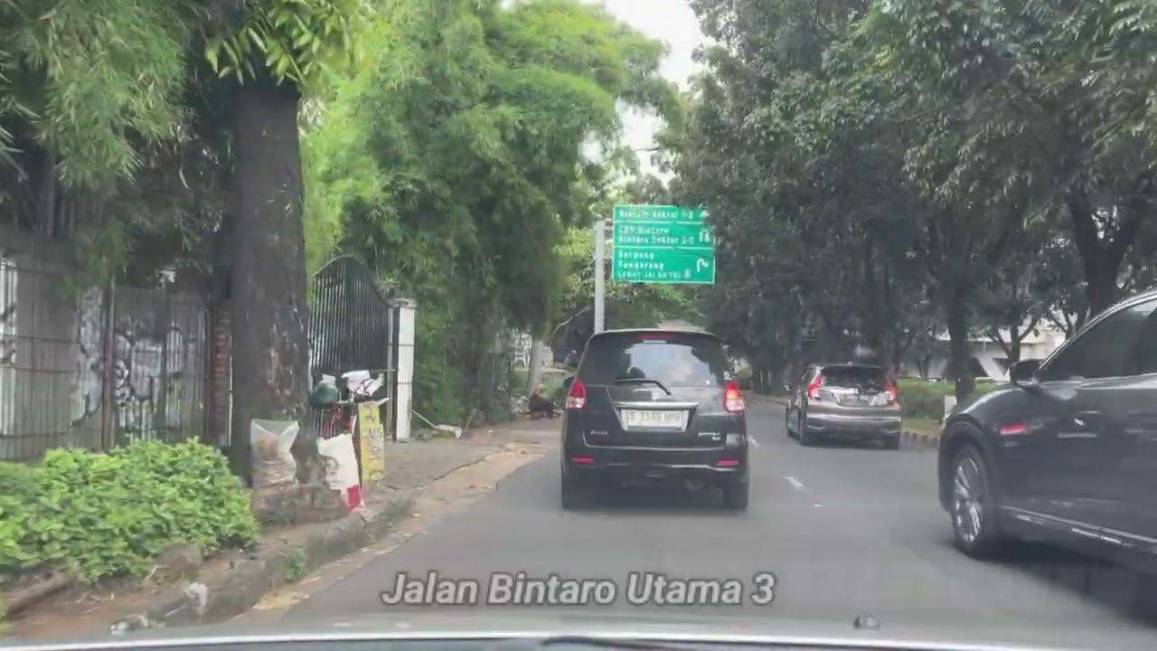 Bintaro. Jalan Camar - Jalan Pinguin - Jalan Bintaro Utama 3. Kota Tangerang Selatan, Mei 2024.