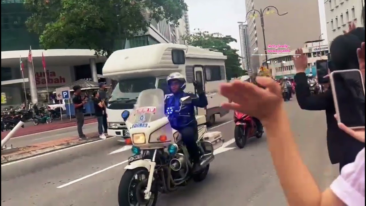 Ketibaan Yang di-Pertuan Agong di Kota Kinabalu Sabah.