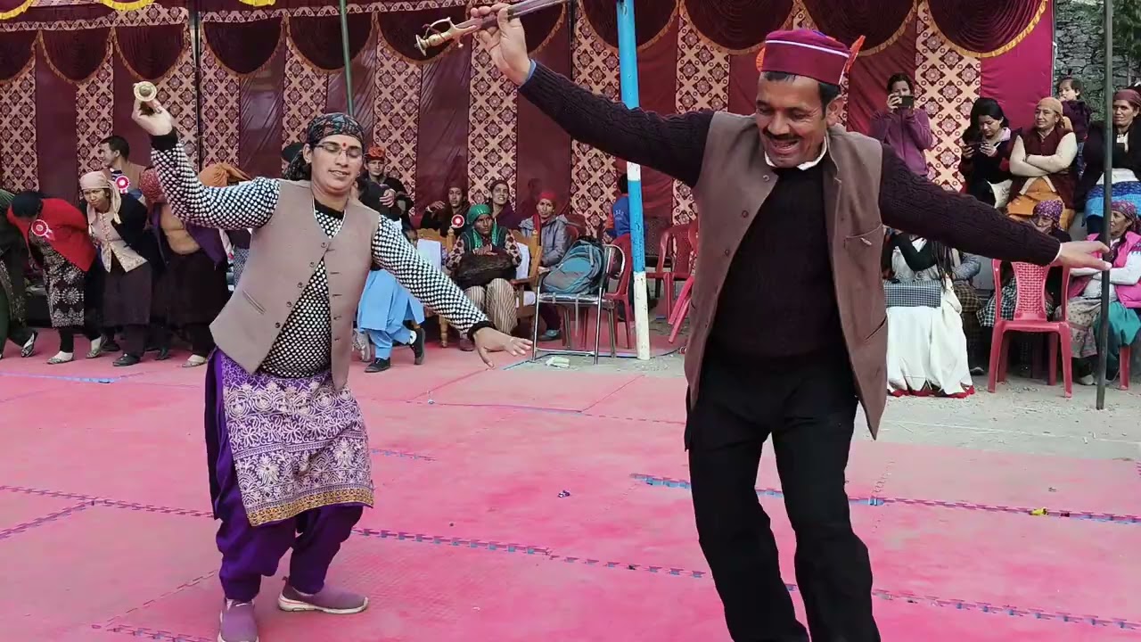 खूबसूरत पहाड़ी नाटी 👌👌😍