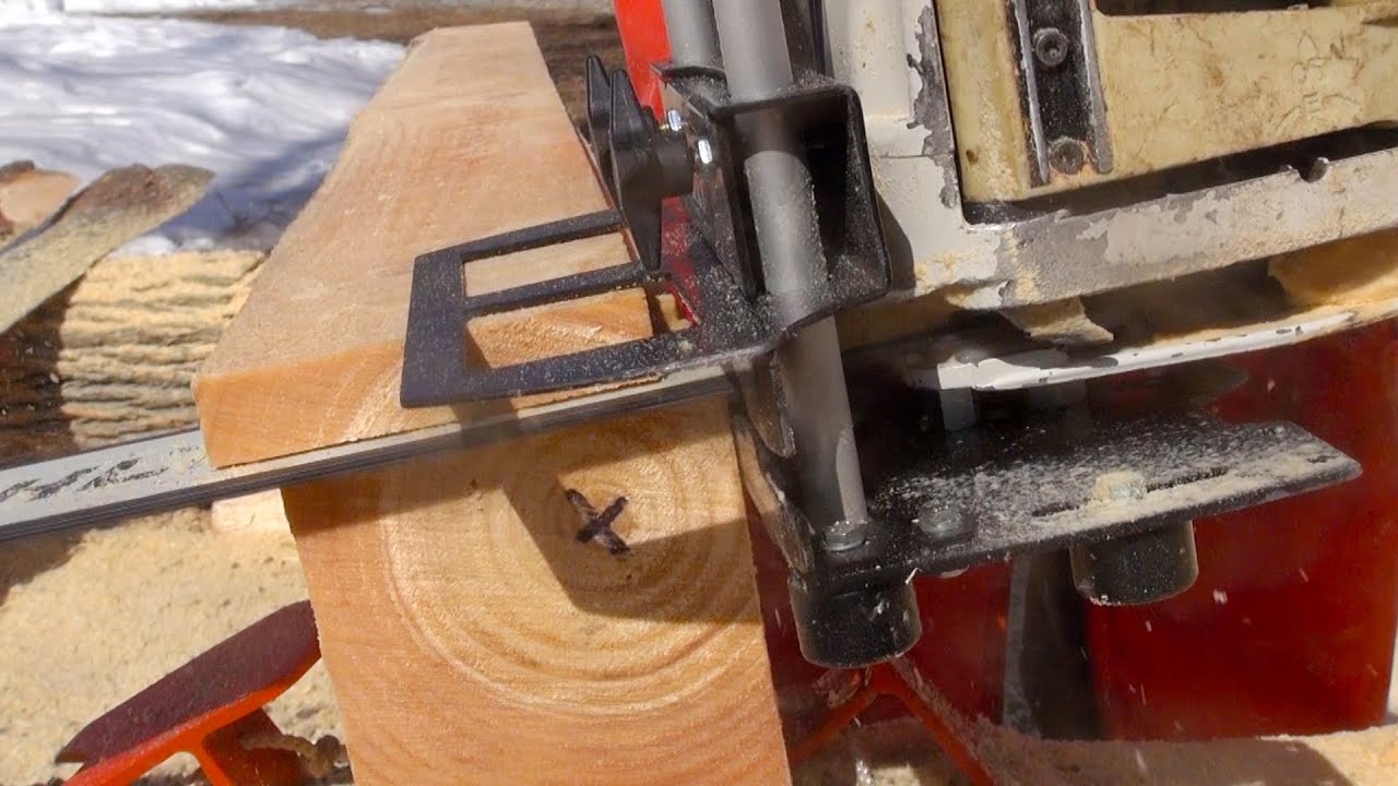 Logosol Timberjig Review 3.5 - Chainsaw Milling Pine