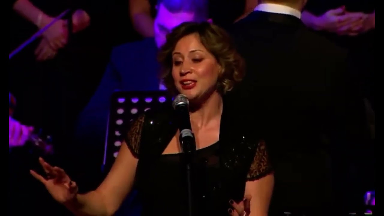 Sinem Demir - Mehtaplı Bir Gecede Görmüş Sevmiştim Onu
