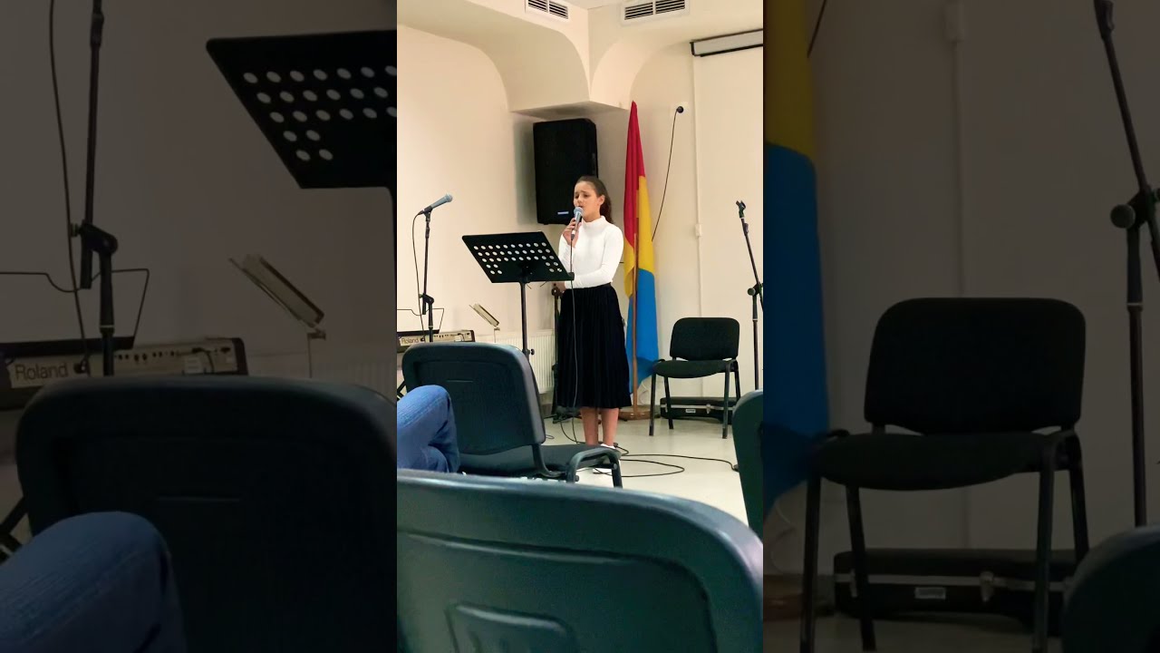 «Сидел слепец» поёт Юния Перебиковски