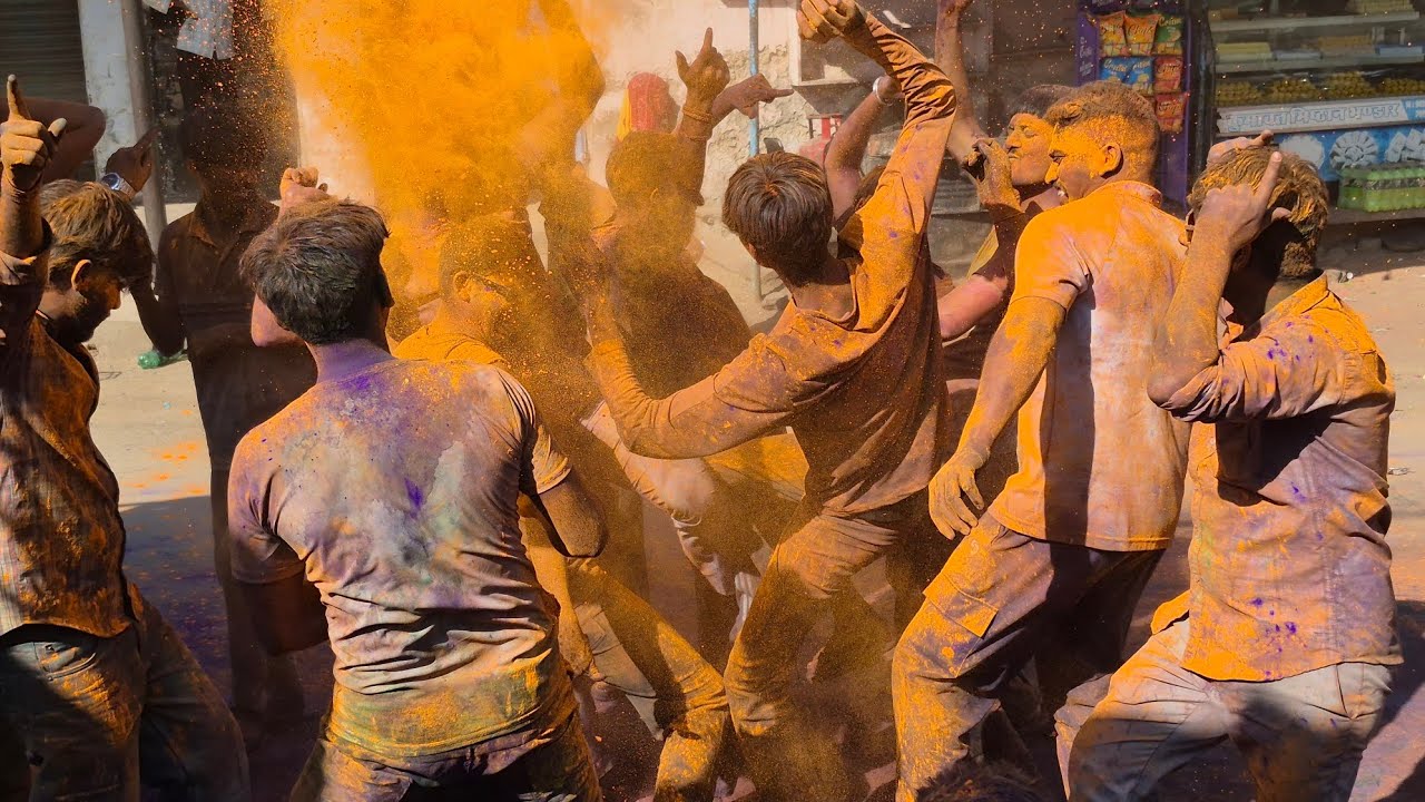होली celebration