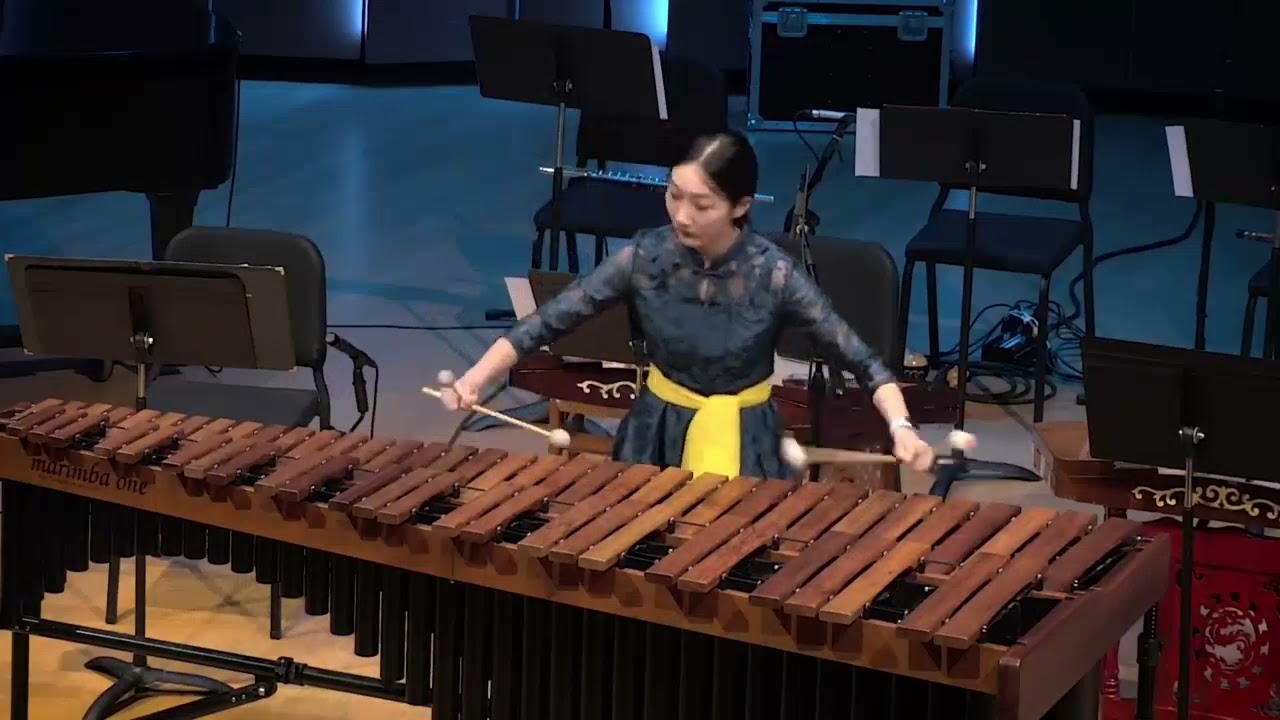 《四月天》April Sky. Performed by Rosemary Zhou on marimba.