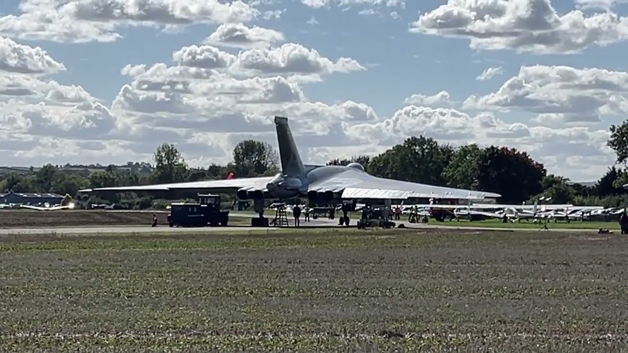 Avro Vulcan - 4 engine 'simultaneous' start-up