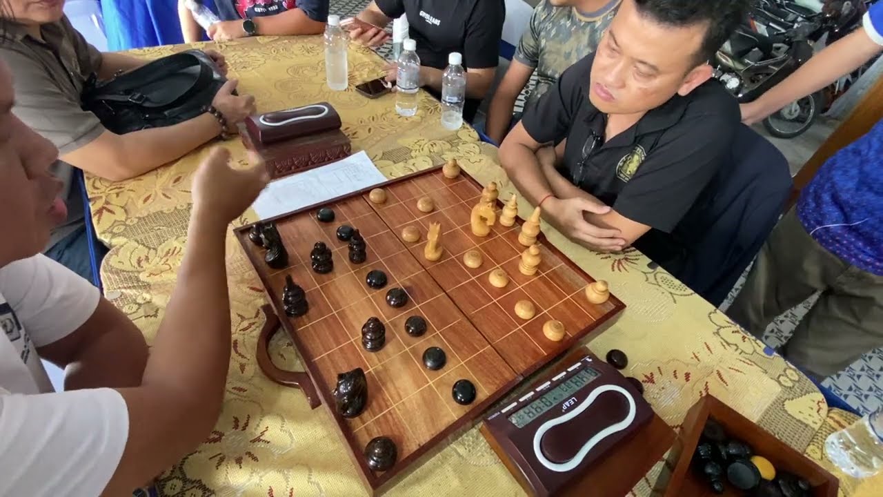 កីឡាករ........ គ្រាប់ខ្មៅ ជួប កីឡាករ សាន សិលា គ្រាប់ស