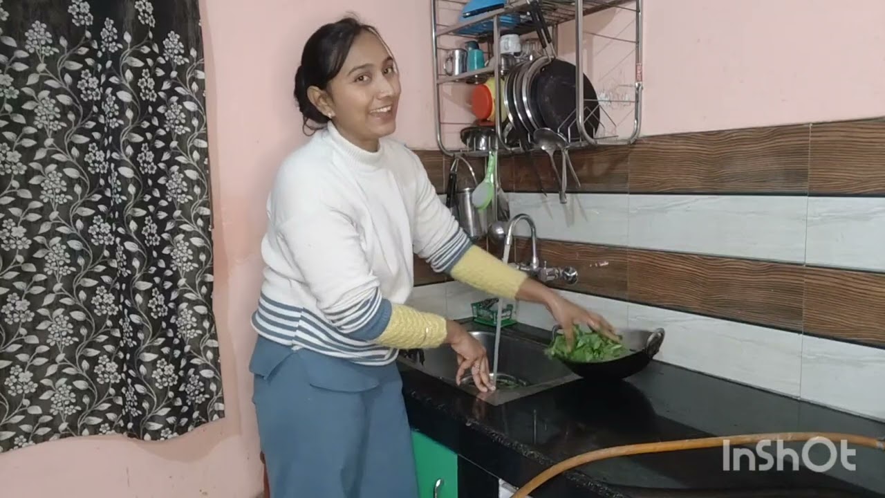 Baathu pA k baniya a saag sajna 🍃☘️😅