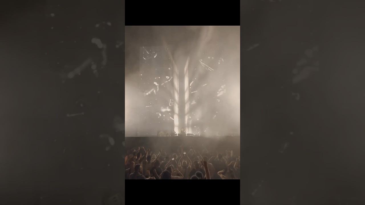 8Kays at Afterlife Barcelona🔥Crowd goes wild! Perfect drop⚡ #8kays #afterlife #raveX #benjaminsravex